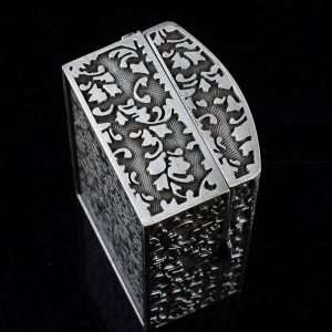 AVESON Vintage Metal Jewelry Box Small Trinket Storage Organizer Box Chest Ring Case for Girls Women, Tin Color, Small - 6