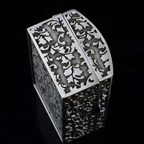 AVESON Vintage Metal Jewelry Box Small Trinket Storage Organizer Box Chest Ring Case for Girls Women, Tin Color, Small - 6