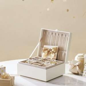 SONGMICS 2-Layer Jewelry Box, Jewelry Organizer with Handle, Removable Jewelry Tray, Jewelry Storage, Floating Effect, 8.1 x 9.4 x 4.3 Inches, Gift Idea - 8