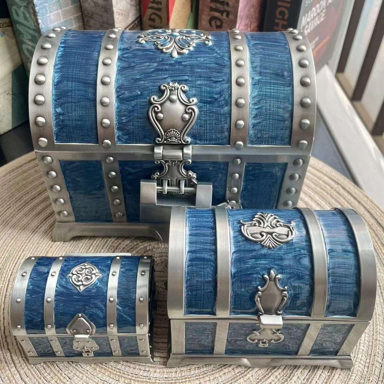 Vintage Metal Jewelry Chest Treasure Trinket Box, Gem Storage Tray Ring Earrings Necklace Keepsake Gift Holder Case Bag for Girls Ladies Women (Large Tin Blue Empty) - 4