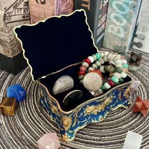 Jewelry Chest Rose Pastoral Style Metal Box Trinket Vintage Trinket Gemstone Storage Tray Treasure Souvenir Gift Case for Girls Women (Golden Blue, Small) - 3