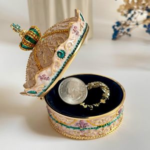 SIWOT Crown Design Jewelry Chest,Creative Vintage Metal Round Storage Box,Alloy Retro Patterned Gem Case (Golden White, Small) - 4