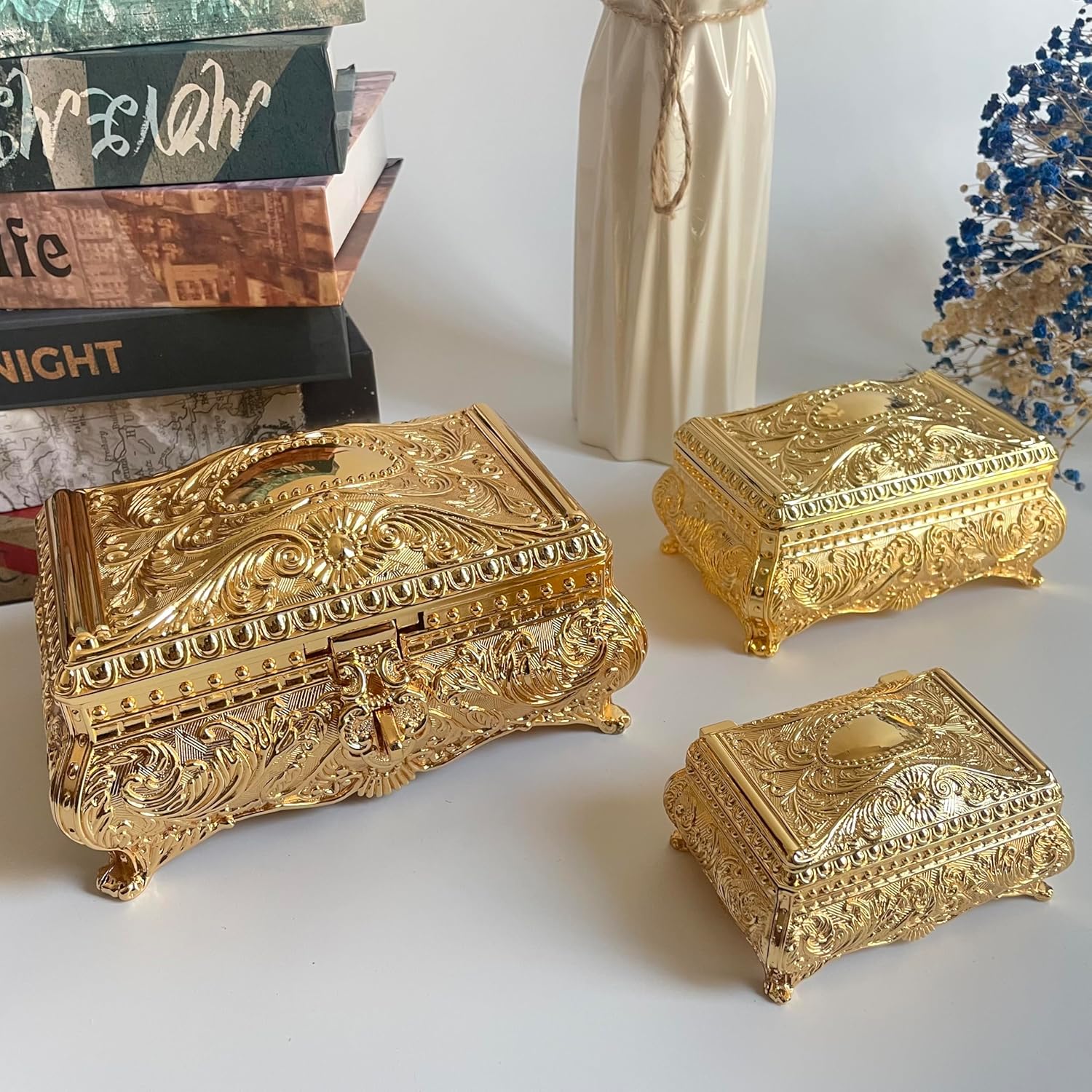 SIWOT Rectangular Classical Patterned Jewelry Box,Metal Retro European Scroll Design Treasure Storage Chest Case for Girls Women (Golden, Small) - 5